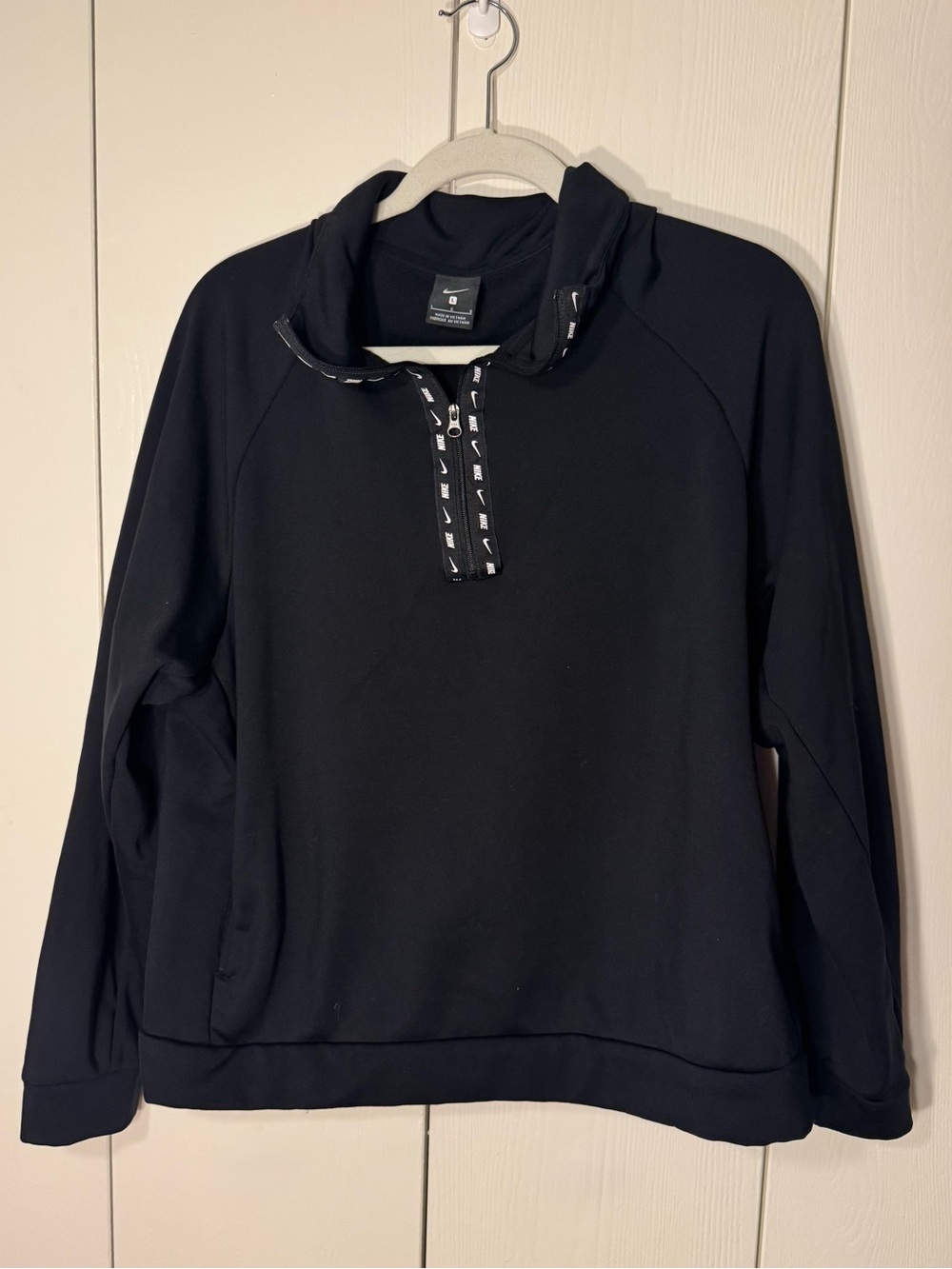 Nike Men’s Black Quarter-Zip Sweatshirt